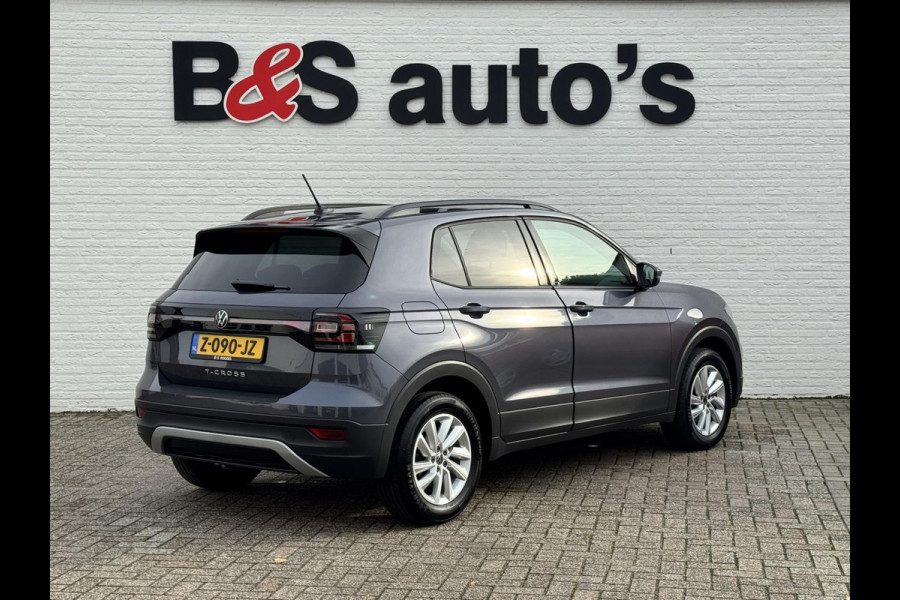 Volkswagen T-Cross 1.0 TSI Life Adaptive cruise control Climate control DAB radio Achteruitrijcamera Navi