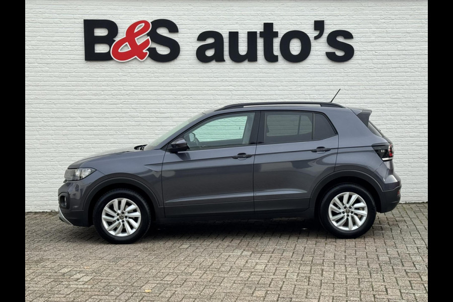 Volkswagen T-Cross 1.0 TSI Life Adaptive cruise control Climate control DAB radio Achteruitrijcamera Navi