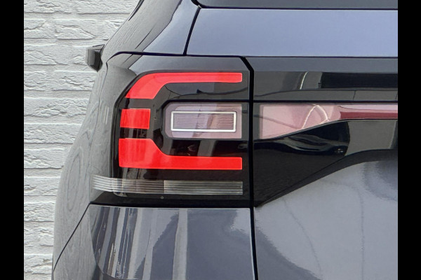 Volkswagen T-Cross 1.0 TSI Life Adaptive cruise control Climate control DAB radio Achteruitrijcamera Navi