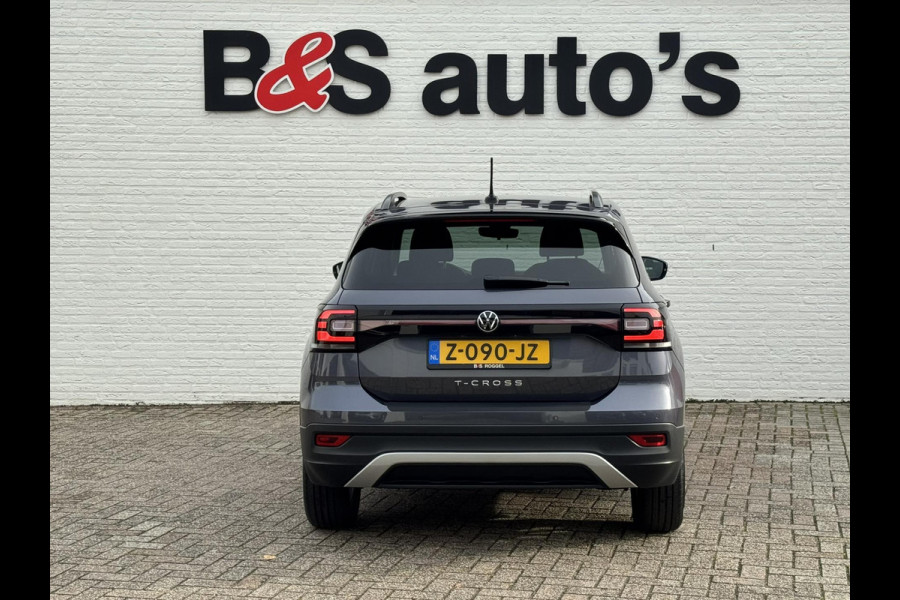 Volkswagen T-Cross 1.0 TSI Life Adaptive cruise control Climate control DAB radio Achteruitrijcamera Navi