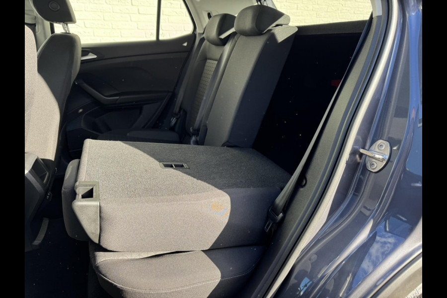 Volkswagen T-Cross 1.0 TSI Life Adaptive cruise control Climate control DAB radio Achteruitrijcamera Navi
