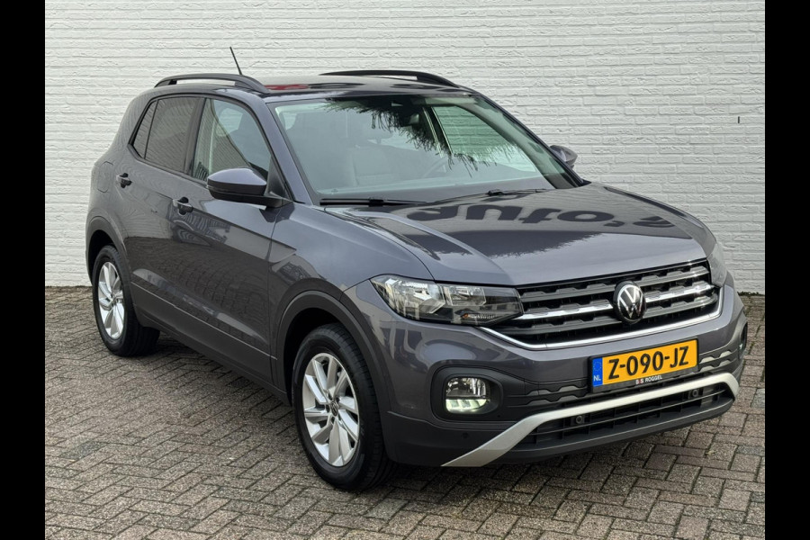 Volkswagen T-Cross 1.0 TSI Life Adaptive cruise control Climate control DAB radio Achteruitrijcamera Navi