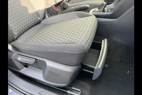 Volkswagen T-Cross 1.0 TSI Life Adaptive cruise control Climate control DAB radio Achteruitrijcamera Navi