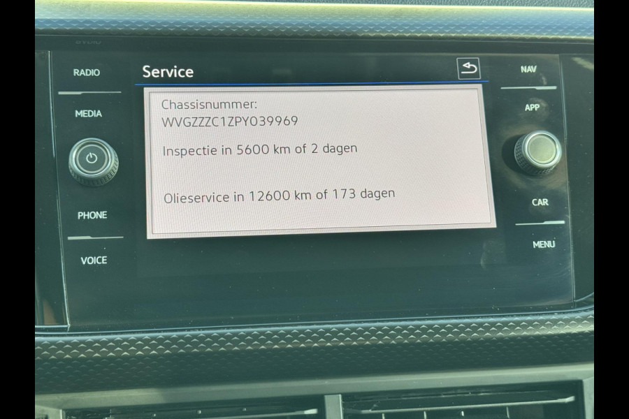 Volkswagen T-Cross 1.0 TSI Life Adaptive cruise control Climate control DAB radio Achteruitrijcamera Navi