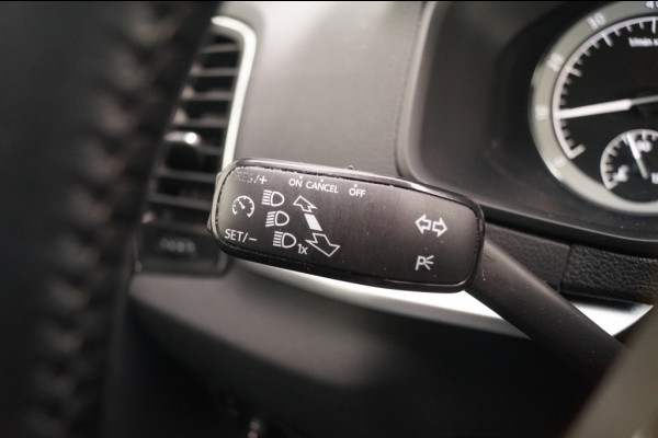 Škoda Karoq 1.0 TSI Business Edition Plus -LED-ECC-CAM-NAVI-