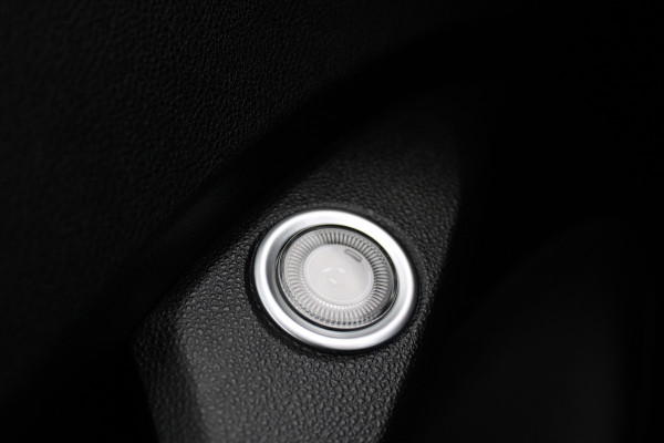 Fiat 500 RED 42 kWh | Navigatie | Winterpack | Red edition Actieweken 1 t/m 15 november!