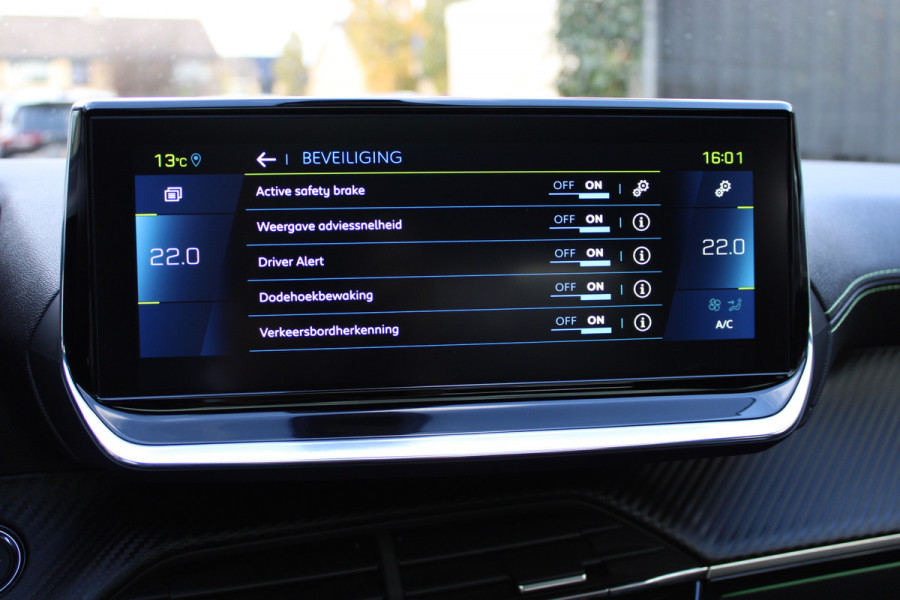 Fiat 500 RED 42 kWh | Navigatie | Winterpack | Red edition Actieweken 1 t/m 15 november!