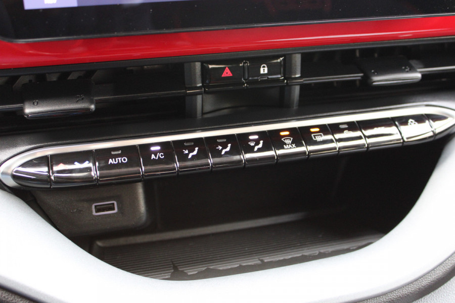 Fiat 500 RED 42 kWh | Navigatie | Winterpack | Red edition Actieweken 1 t/m 15 november!