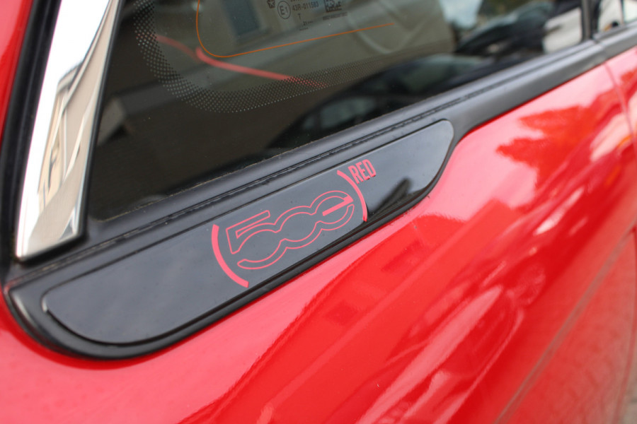 Fiat 500 RED 42 kWh | Navigatie | Winterpack | Red edition Actieweken 1 t/m 15 november!
