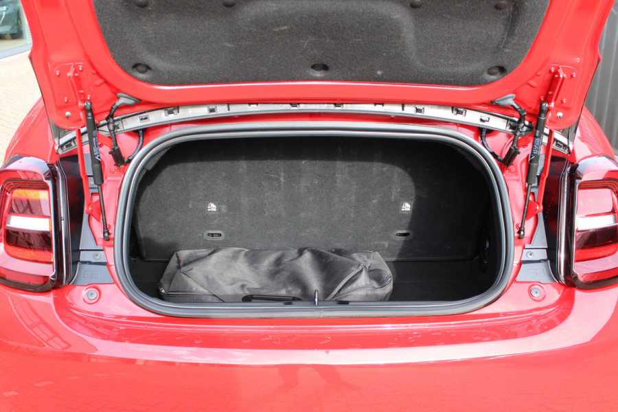 Fiat 500 RED 42 kWh | Navigatie | Winterpack | Red edition Actieweken 1 t/m 15 november!