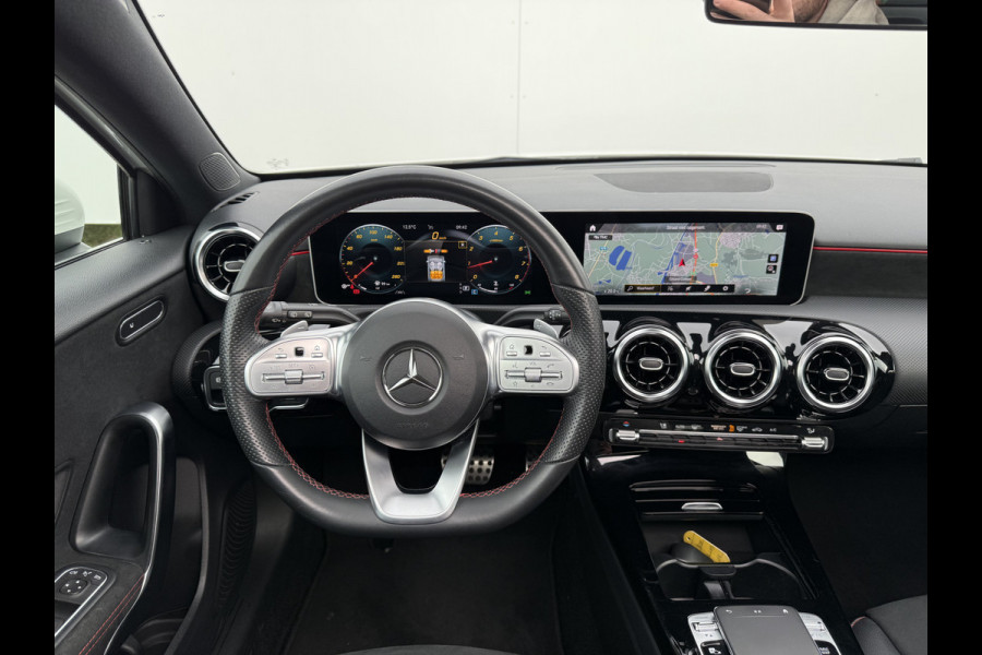 Mercedes-Benz A-Klasse 200 Business Solution AMG | Pano | Camera | LED | MBUX | 18 inch