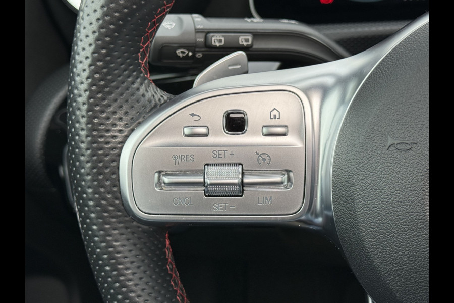 Mercedes-Benz A-Klasse 200 Business Solution AMG | Pano | Camera | LED | MBUX | 18 inch