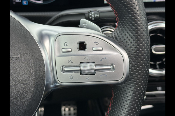 Mercedes-Benz A-Klasse 200 Business Solution AMG | Pano | Camera | LED | MBUX | 18 inch