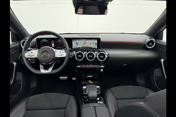 Mercedes-Benz A-Klasse 200 Business Solution AMG | Pano | Camera | LED | MBUX | 18 inch