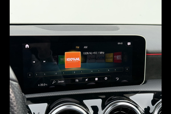 Mercedes-Benz A-Klasse 200 Business Solution AMG | Pano | Camera | LED | MBUX | 18 inch