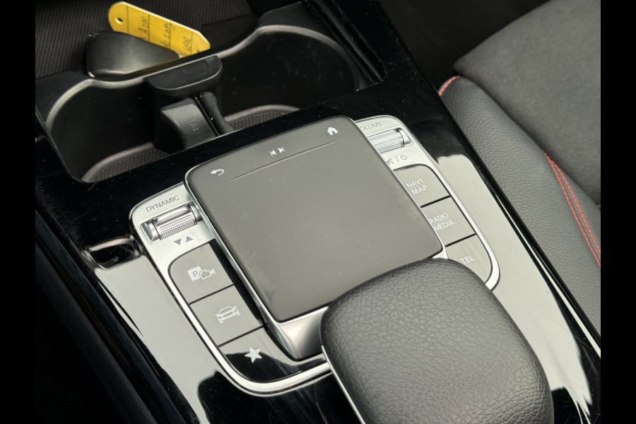 Mercedes-Benz A-Klasse 200 Business Solution AMG | Pano | Camera | LED | MBUX | 18 inch