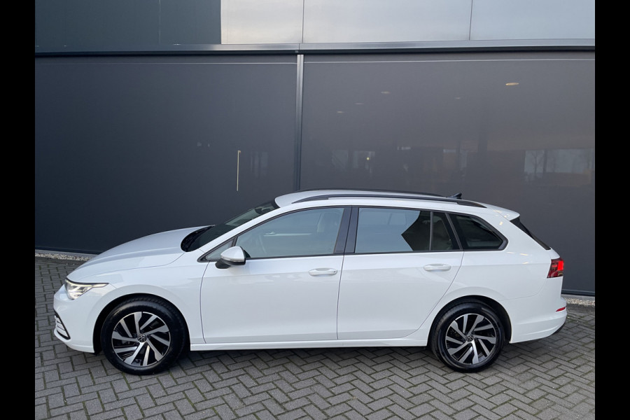 Volkswagen Golf Variant 2.0 TDI Life Business Full options met o.a. Climate control - Cruise control adaptive - Bluetooth/Apple carplay/Android auto - Navigatie full map - Stoelverwarming en Elektrisch verstelbaar met massage functie - P