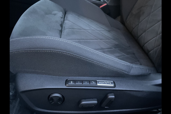 Volkswagen Golf Variant 2.0 TDI Life Business Full options met o.a. Climate control - Cruise control adaptive - Bluetooth/Apple carplay/Android auto - Navigatie full map - Stoelverwarming en Elektrisch verstelbaar met massage functie - P