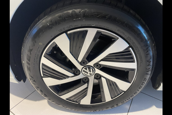Volkswagen Golf Variant 2.0 TDI Life Business Full options met o.a. Climate control - Cruise control adaptive - Bluetooth/Apple carplay/Android auto - Navigatie full map - Stoelverwarming en Elektrisch verstelbaar met massage functie - P