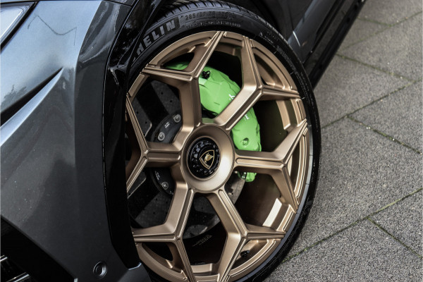 Lamborghini Urus 4.0 V8 **Carbon/Stitching/Alcantara/Ceramic/B&O 3D**