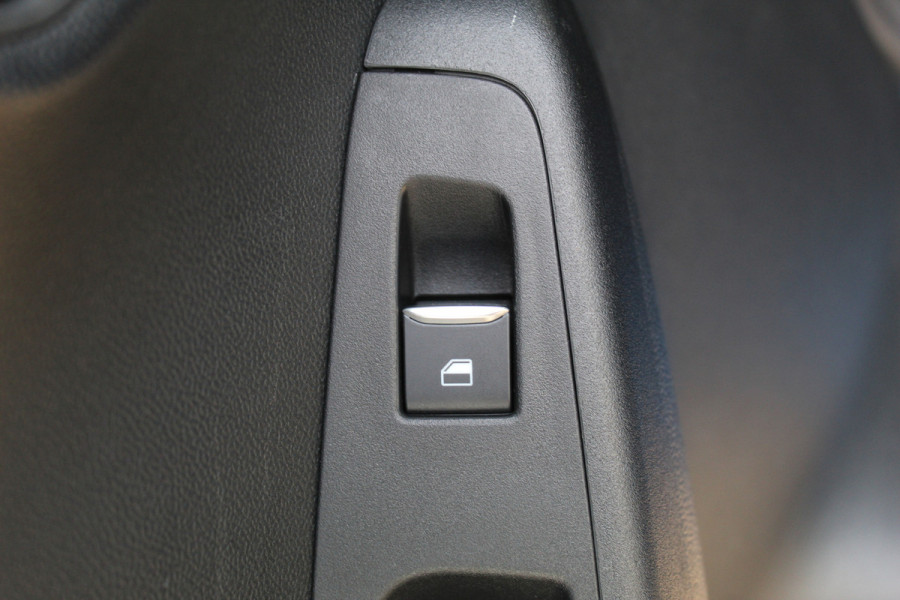 Ford Puma 1.0 EcoBoost Hybrid ST-Line , 125pk Climate control , Stoel,Stuur en Voorruitverwarming Navigatie , Bluetooth , Parkeersensoren achter