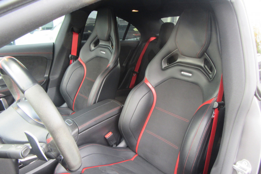 Mercedes-Benz CLA-Klasse AMG 35 4MATIC, Distronic Plus, Panoramadak