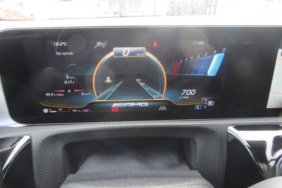 Mercedes-Benz CLA-Klasse AMG 35 4MATIC, Distronic Plus, Panoramadak