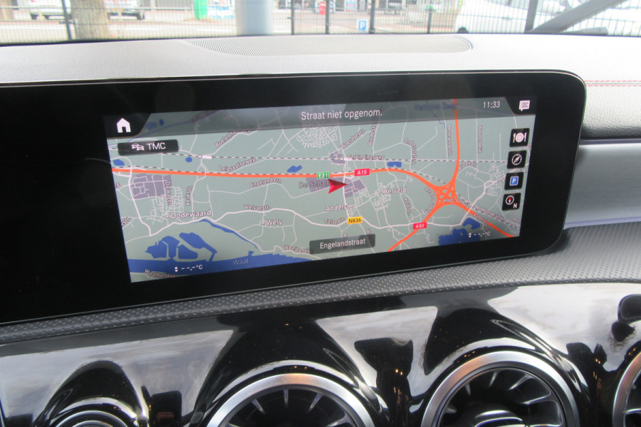 Mercedes-Benz CLA-Klasse AMG 35 4MATIC, Distronic Plus, Panoramadak