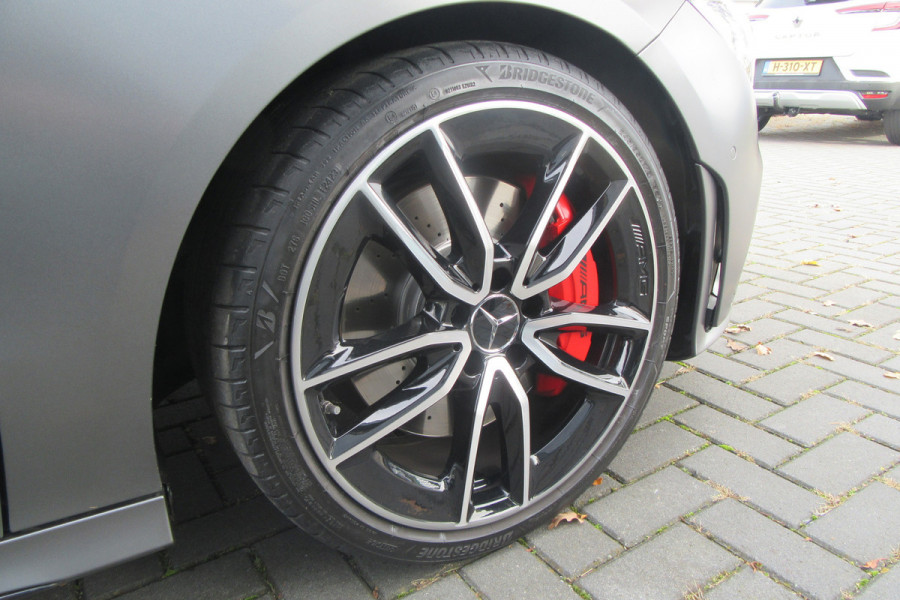 Mercedes-Benz CLA-Klasse AMG 35 4MATIC, Distronic Plus, Panoramadak