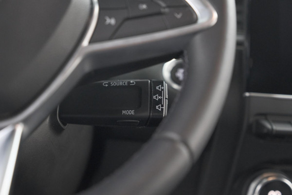 Renault Captur 1.6 E-Tech full hybrid 145 techno | Pack Full Screen | Camera | Navigatie | Allseason Banden