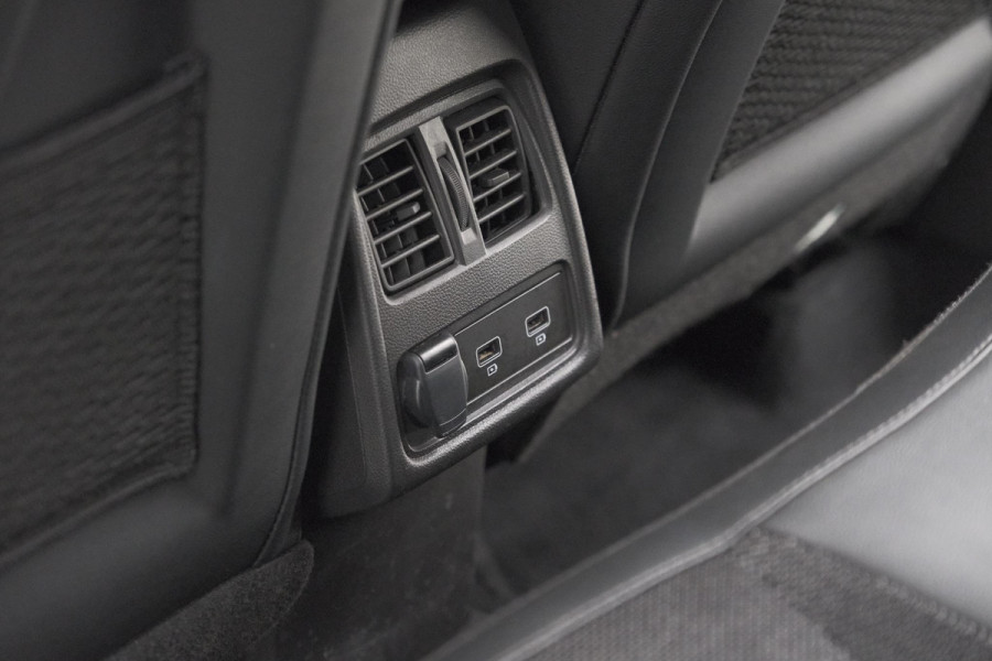 Renault Captur 1.6 E-Tech full hybrid 145 techno | Pack Full Screen | Camera | Navigatie | Allseason Banden