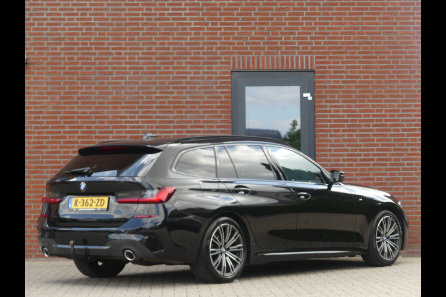 BMW 3 Serie Touring 320d M-Pakket Panoramadak/Trekhaak/LED
