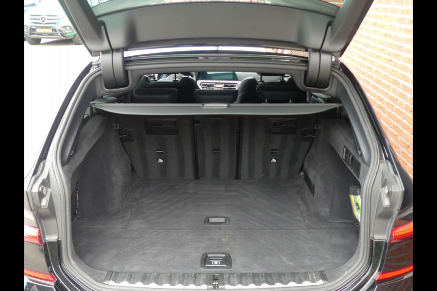 BMW 3 Serie Touring 320d M-Pakket Panoramadak/Trekhaak/LED