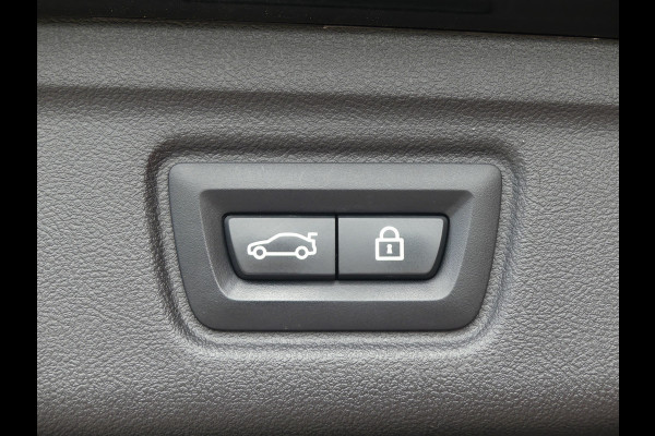 BMW 3 Serie Touring 320d M-Pakket Panoramadak/Trekhaak/LED
