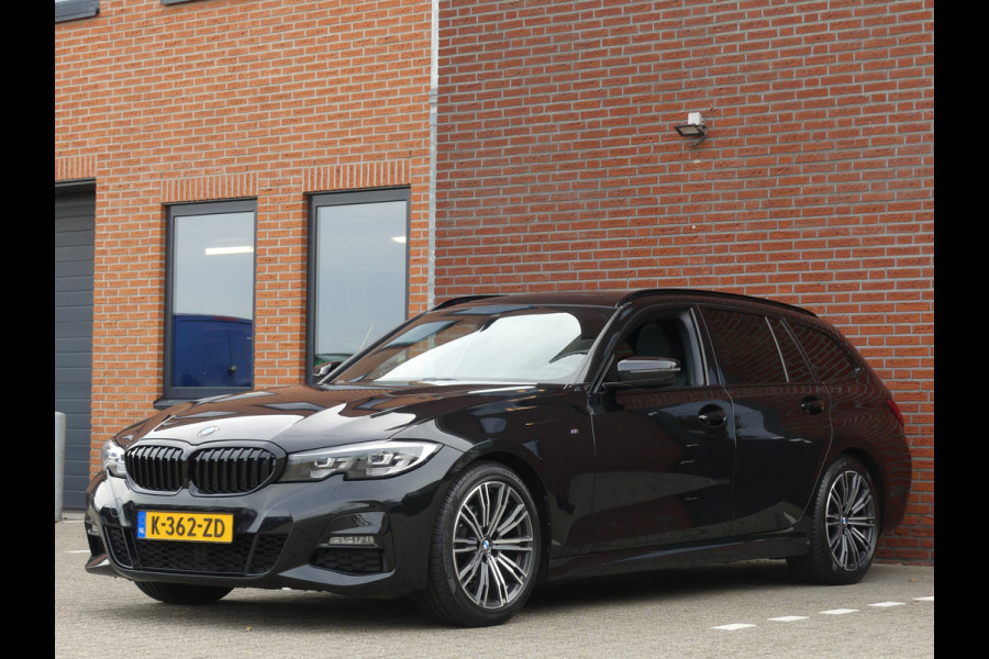 BMW 3 Serie Touring 320d M-Pakket Panoramadak/Trekhaak/LED