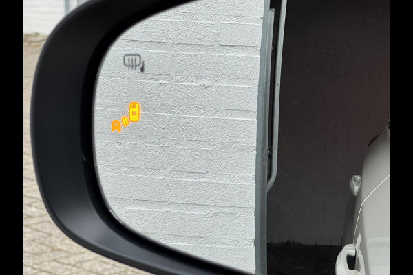 Suzuki Vitara 1.5 Hybrid Style Automaat Adaptive cruise Climate control Panoramadak Achteruitrijcamera Apple / Android