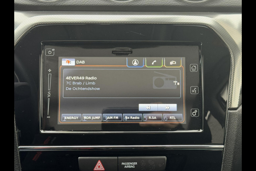 Suzuki Vitara 1.5 Hybrid Style Automaat Adaptive cruise Climate control Panoramadak Achteruitrijcamera Apple / Android