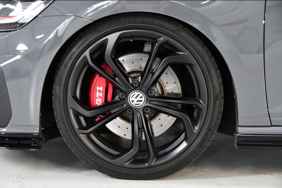 Volkswagen Golf 2.0 TSI GTI TCR pano blindspot Akrapovic