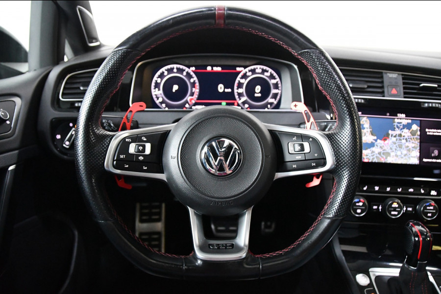 Volkswagen Golf 2.0 TSI GTI TCR pano blindspot Akrapovic