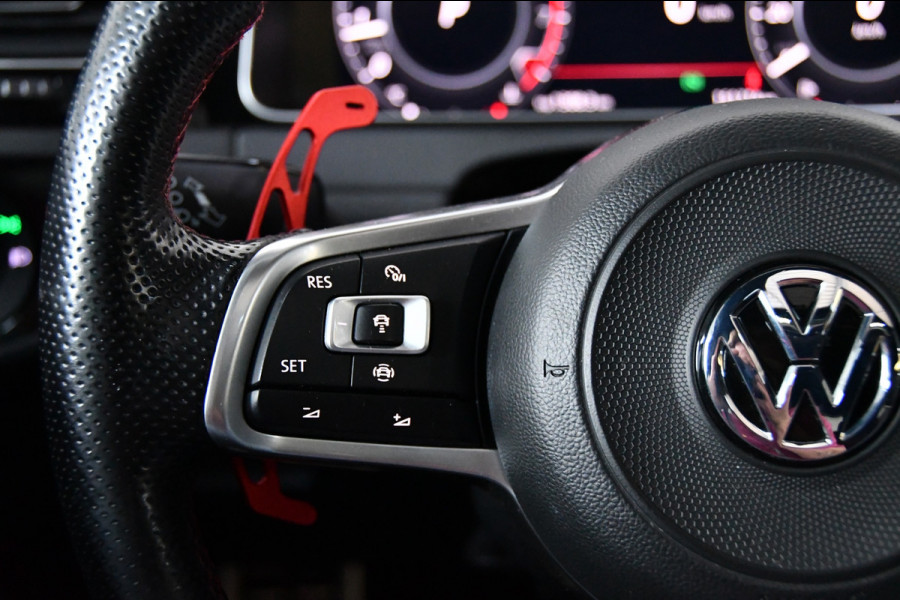 Volkswagen Golf 2.0 TSI GTI TCR pano blindspot Akrapovic