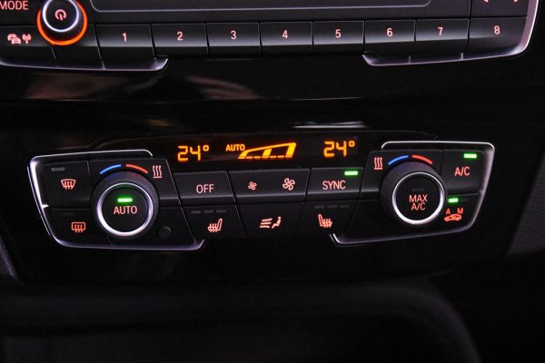 BMW X1 sDrive18i *1ste Eigenaar*Leer*Navigatie*Stoelverwarming*