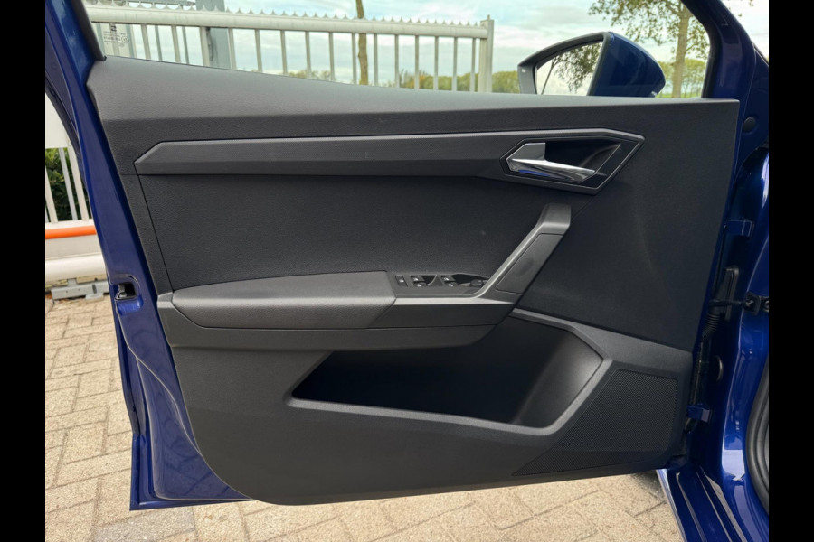 Seat Ibiza 1.0 TSI Style PDC VOOR & ACHTER / STOELVERWARMING / BLUETOOTH / ELEKTR. INKLAPB SPIEGELS