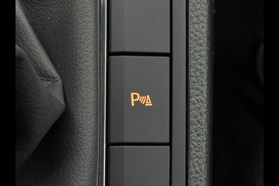 Seat Ibiza 1.0 TSI Style PDC VOOR & ACHTER / STOELVERWARMING / BLUETOOTH / ELEKTR. INKLAPB SPIEGELS