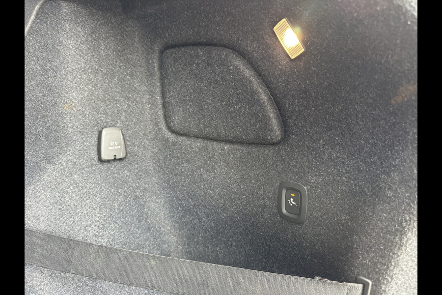 Volvo XC40 1.5 T5 Recharge R-Design | Leder | Electr Trekhaak 1800kg | Stoelverwarming | Navi | occasion