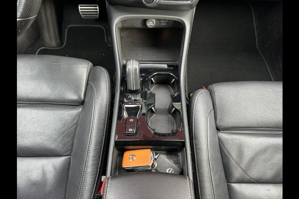 Volvo XC40 1.5 T5 Recharge R-Design | Leder | Electr Trekhaak 1800kg | Stoelverwarming | Navi | occasion