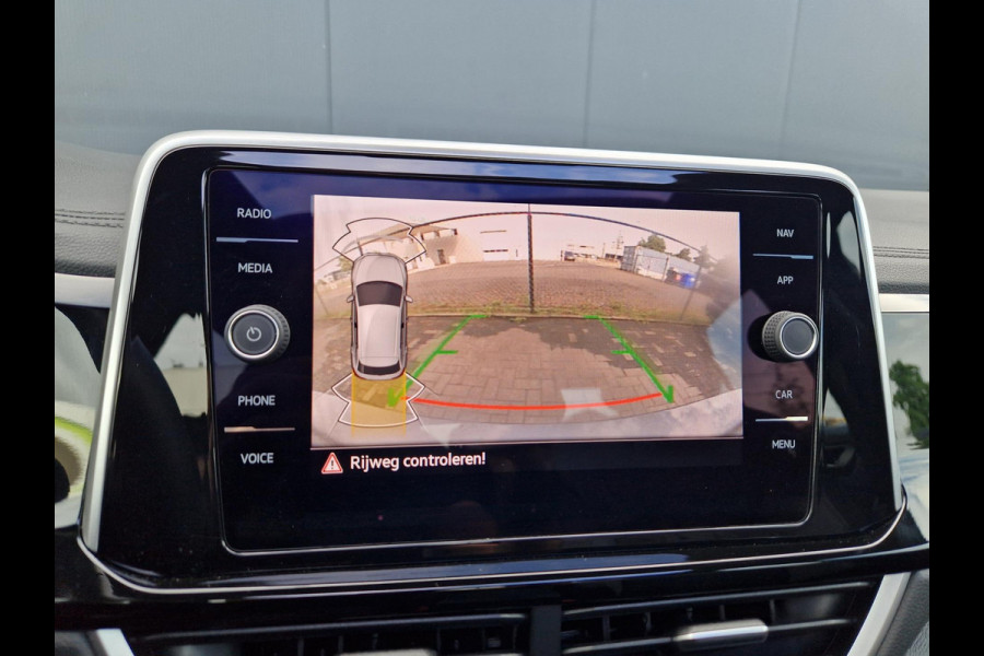 Volkswagen T-Roc 1.5 TSI DSG 150PK 3X R-Line /Pano /IQ Light /IQ drive