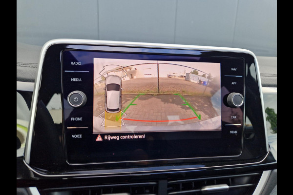 Volkswagen T-Roc 1.5 TSI DSG 150PK 3X R-Line /Pano /IQ Light /IQ drive