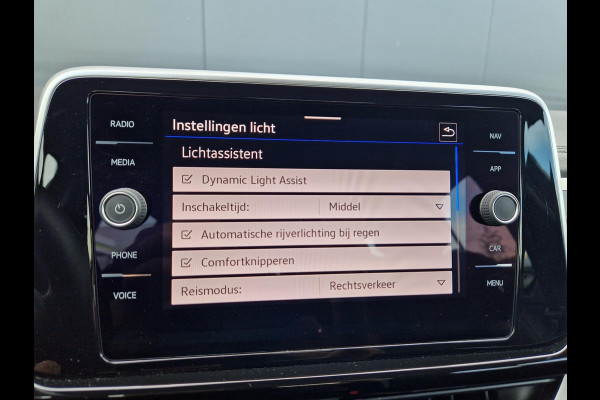 Volkswagen T-Roc 1.5 TSI DSG 150PK 3X R-Line /Pano /IQ Light /IQ drive