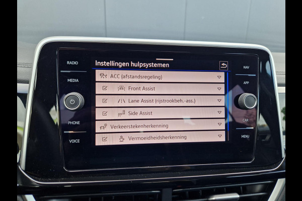 Volkswagen T-Roc 1.5 TSI DSG 150PK 3X R-Line /Pano /IQ Light /IQ drive