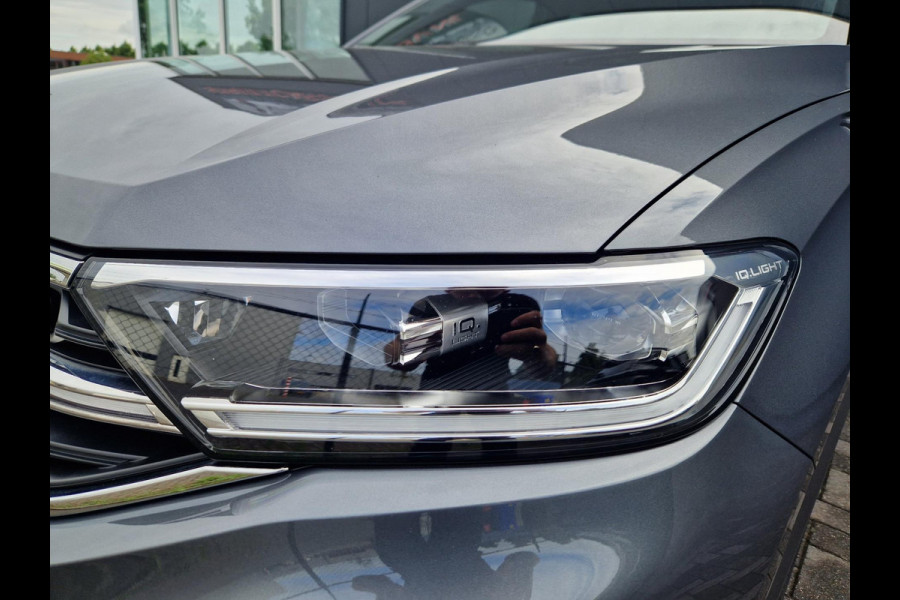 Volkswagen T-Roc 1.5 TSI DSG 150PK 3X R-Line /Pano /IQ Light /IQ drive